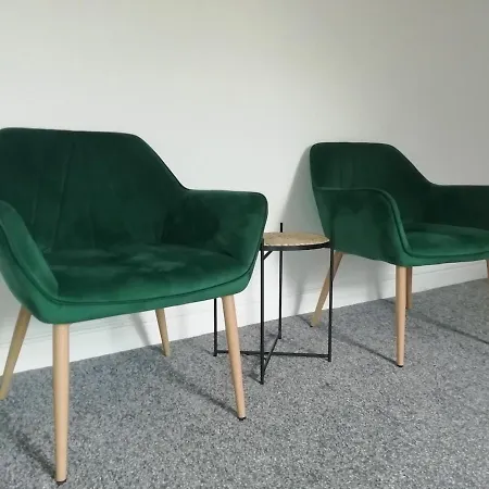 Contractor Friendly Spacious 3 Bed With Private Parking 아파트 *