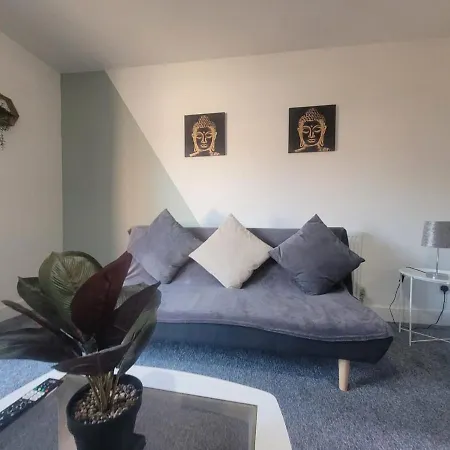 Contractor Friendly Spacious 3 Bed With Private Parking Apartamento