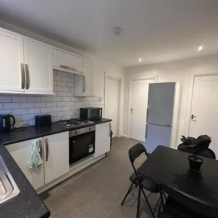 Apartamento Contractor Friendly Spacious 3 Bed With Private Parking Leeds (West Yorkshire)