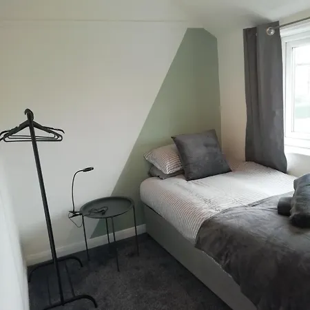 아파트 Contractor Friendly Spacious 3 Bed With Private Parking